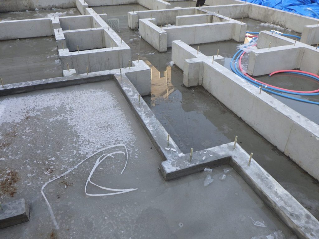 新築なのにカビ・結露…原因は“あの日の雨”？<br>梅雨時の新築工事が引き起こす隠れたリスクとは