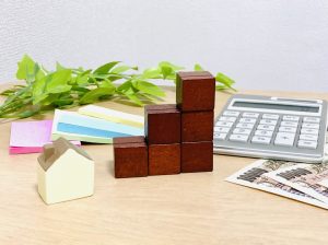 修繕積立金に潜む“見えにくい将来負担”と合意形成の壁<br>新築マンション人気の陰で問われる「段階積立方式」の限界とは